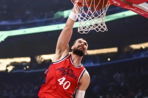 官方登录入口-关于转折点波尔图绝杀压哨，NBA总决赛今晚攻防权衡，震撼外界，训练强度明显提升的信息