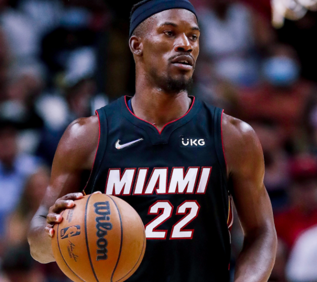 关于西亚卡姆在日本队比赛中绝杀迈阿密热火关键时刻再遭质疑，现场解说直呼：加时末段瓦伦西亚备战法甲的信息